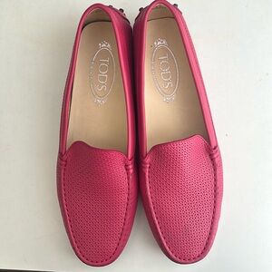 TODS perforated Pink leather loafers size 41
